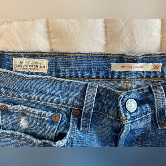 Levi’s Jeans - High Rise Wedgie Straight - Picture 5 of 7